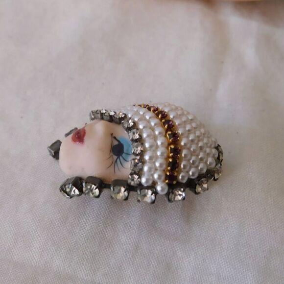 Porcelain Face Vintage Brooch Signed Pin Rhinestones Faux Pearls - Picture 3 of 6